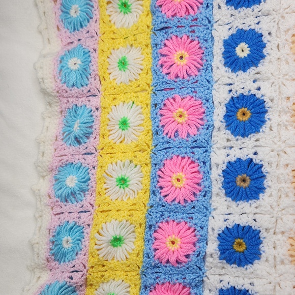 Granny square baby blanket,  38 X 46 - Picture 4 of 5